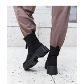 Botas negras con cremallera y aislamiento hechas de ante ecológico. negro 6