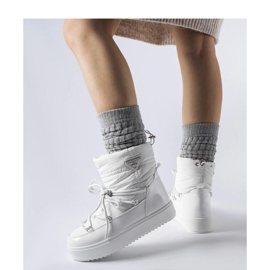 Botas de nieve blancas con aislamiento y banda elástica. blanco 1 Botas de nieve blancas con aislamiento y banda elástica. blanco 1