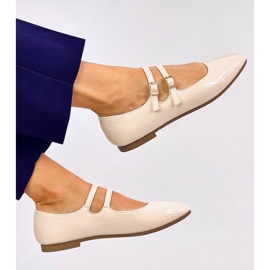Bailarinas estilo Mercedita Charol Beige 5