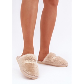 Zapatillas de mujer de pelo suave. beige 1