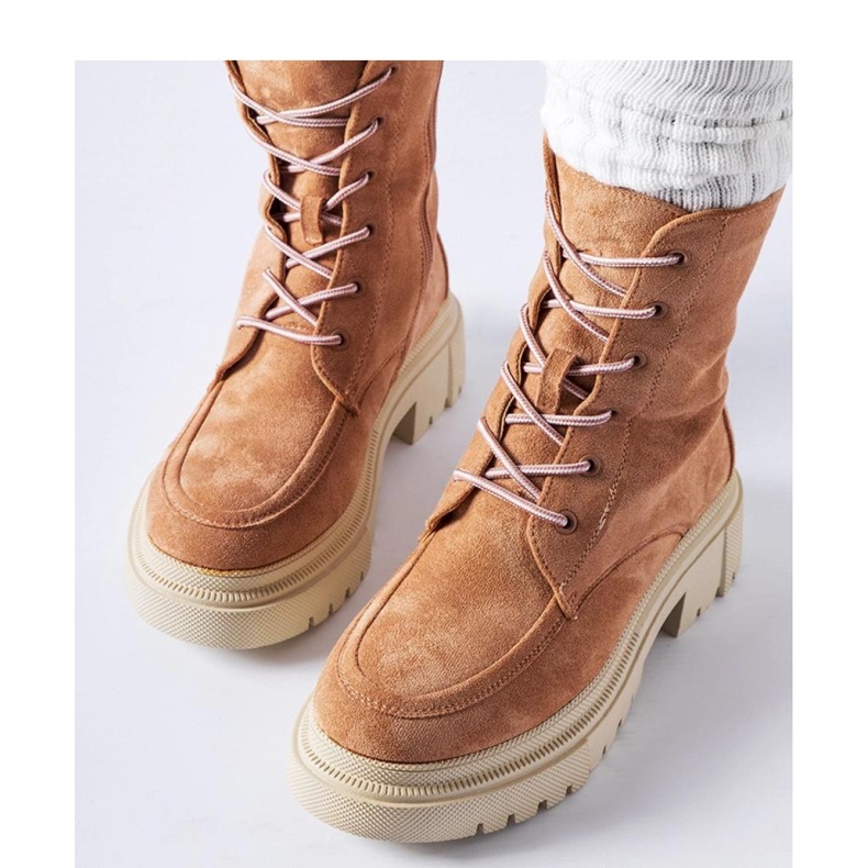 Botas con suela Riel maciza. rojo 1