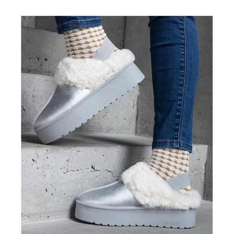 Zapatillas de plataforma plateadas decoradas con pelo y goma elástica en el talón, Asza - Solea gris 1