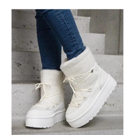 Botas de nieve de plataforma blancas con pelo. blanco 2