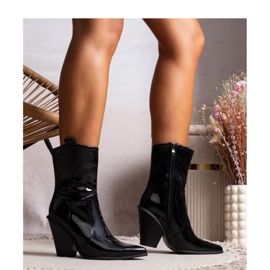 Botas charol negro 3