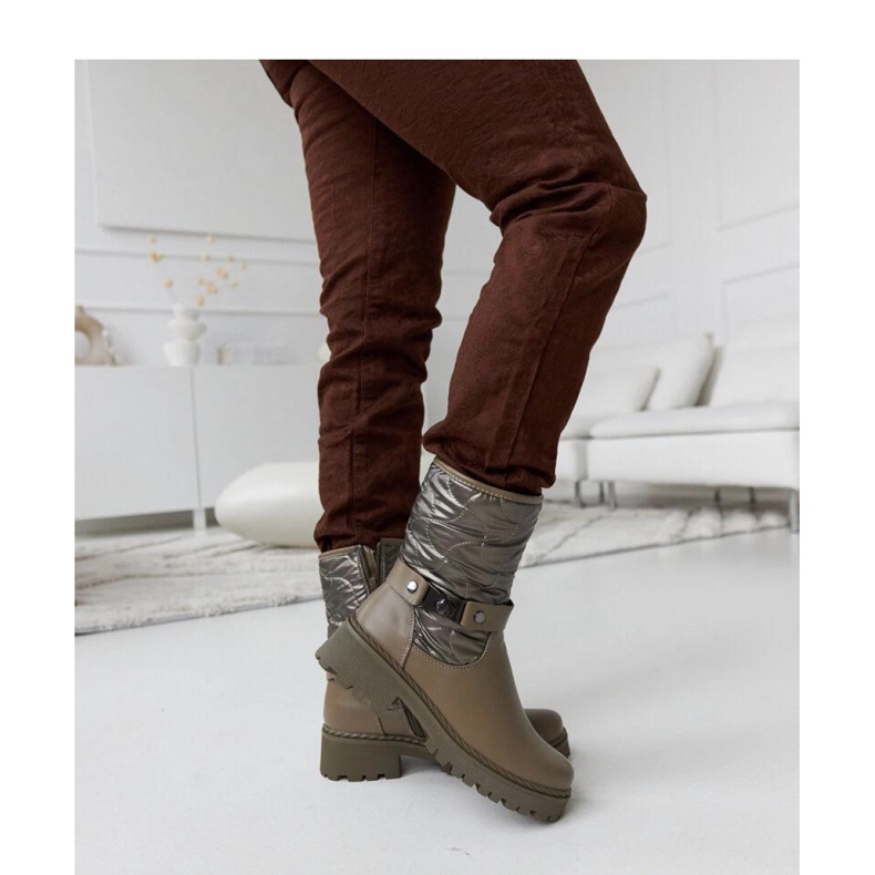 Botines aislantes verdes con tira decorativa 1