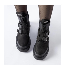 Botines negros de plataforma con hebillas 1