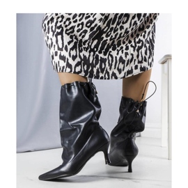 Botas negras de tacón bajo negro 2