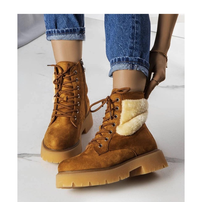 Botas aislantes marrones con pelo marrón 1 Botas aislantes marrones con pelo marrón 1