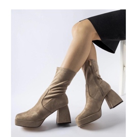 Botines marrones en el post marrón 1