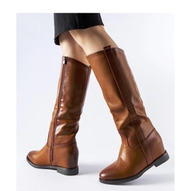 Botas marrones con cuña oculta. marrón 1 Botas marrones con cuña oculta. marrón 1