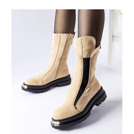 Botines aislantes beige con puntera decorativa 1