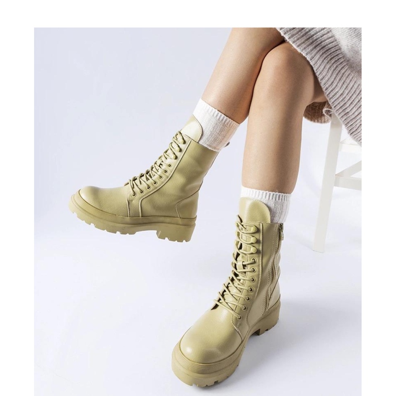 Botas planas verde claro con protector 1 Botas planas verde claro con protector 1