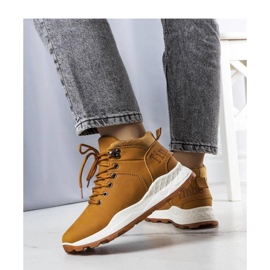 Botas de montaña marrones con aislamiento para mujer. marrón 2