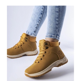 News Botas aislantes color caramelo marrón 2