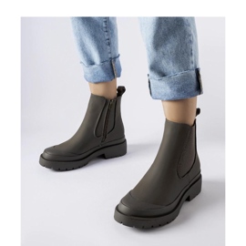 Botas de agua y botines de mujer verdes. 1