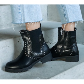 Botines negros decorados 3