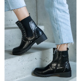Botines negros decorados 4