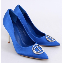 Tacones azules con decoración de cristal. 5