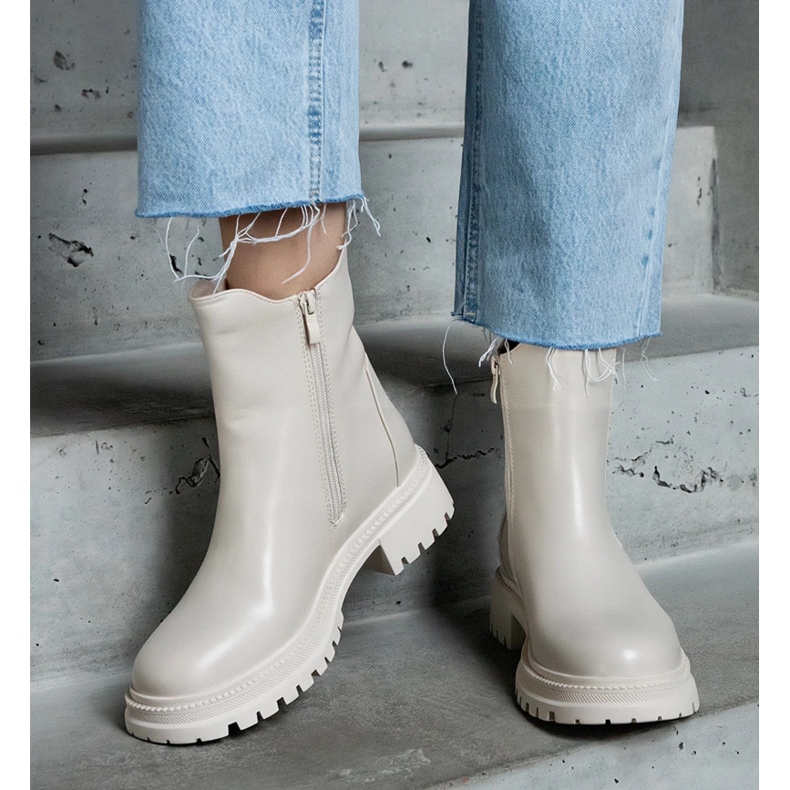 Botines aislantes beige con cremallera, piel ecológica 1