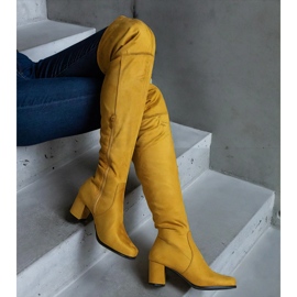 Botas altas amarillas confeccionadas en ante ecológico. amarillo 4