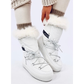 Botas de nieve blancas con pelo. blanco 4