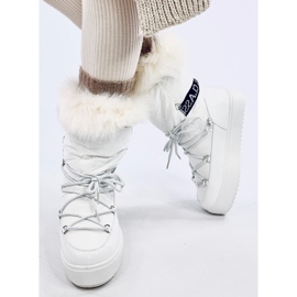 Botas de nieve blancas con pelo. blanco 5
