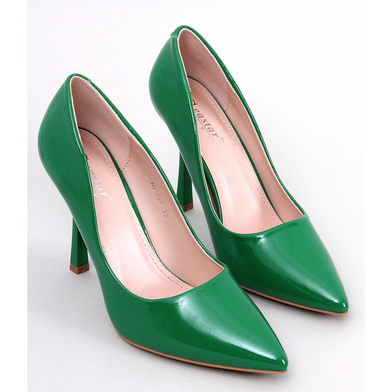 Tacones de mujer lacados en verde 1