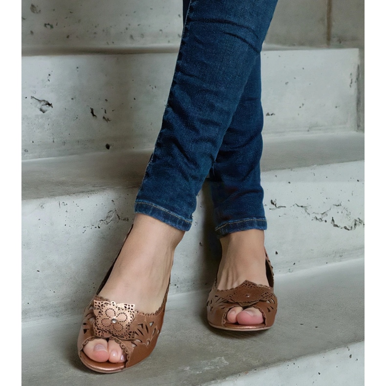 Bailarinas caladas doradas con puntera abierta dorado 1