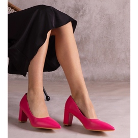 Bombas rosas en el pilar. 1