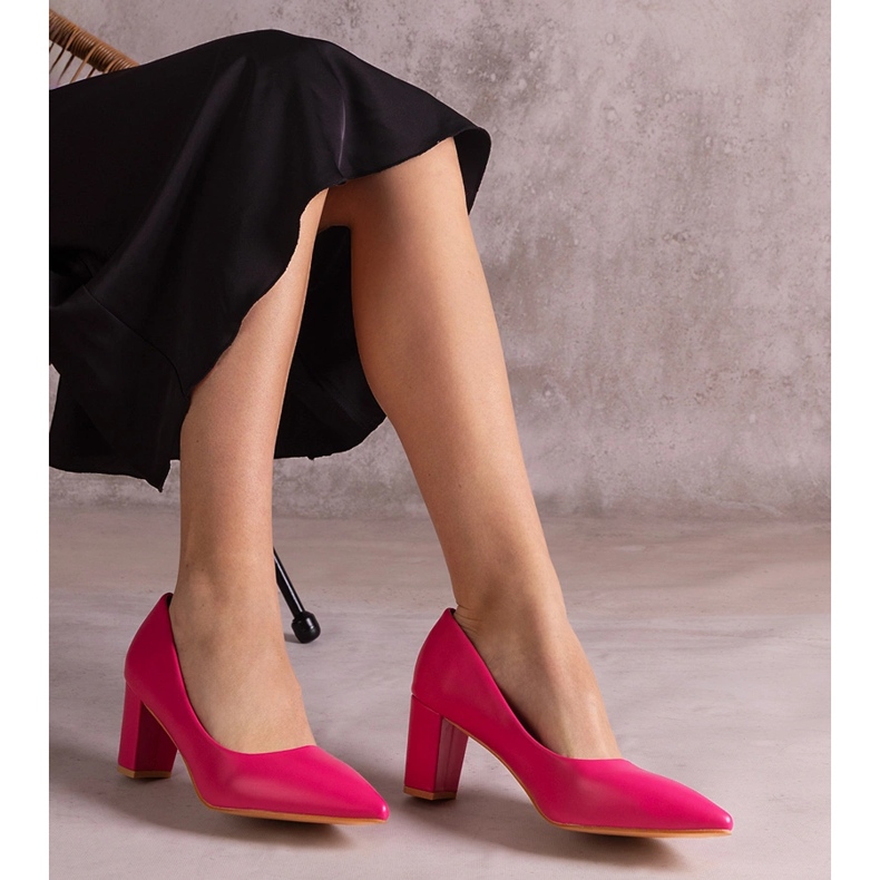 Bombas rosas en el pilar. 1