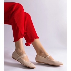 Bailarinas beige con acabado mate, cierre con hebilla 2
