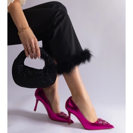 Stilettos de charol rosa decorados con circonitas rosado 2