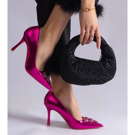 Stilettos de charol rosa decorados con circonitas rosado 4