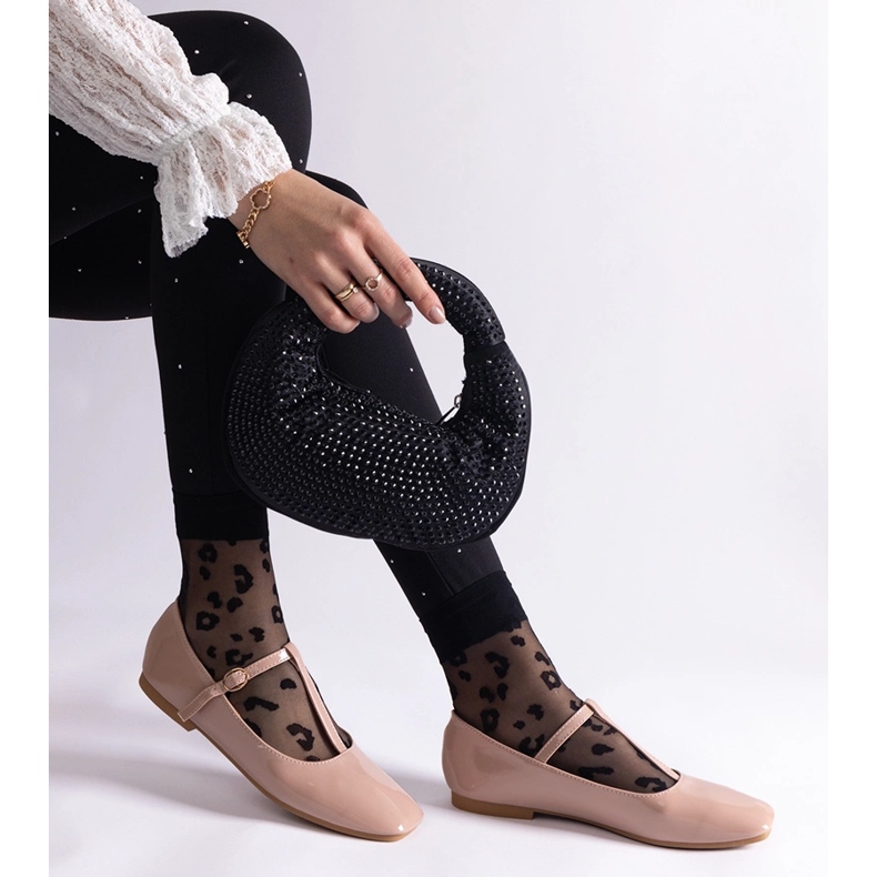 Bailarinas de charol beige con cinturón 2 Bailarinas de charol beige con cinturón 2