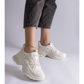 Beige Sports Sneakers en una suela masiva 4