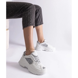 Zapatillas blancas de mujer con inserciones de purpurina. blanco 1
