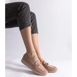 Mocasines de mujer rosa con gamuza ecológica con una cadena 2