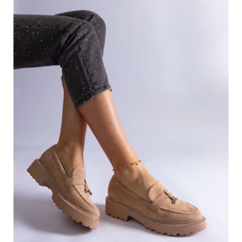 Mocasines beige confeccionados en piel eco-ante 2