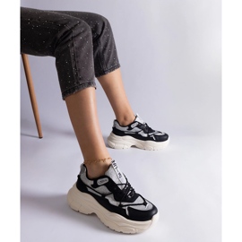 Zapatillas negras con inserciones de purpurina. negro 1