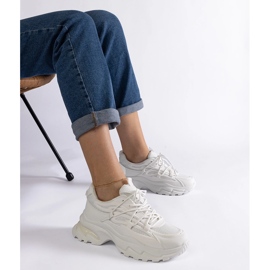 Zapatillas deportivas blancas con suela maciza. blanco 1