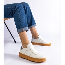 Zapatillas blancas con cordones y plataforma. blanco 1 Zapatillas blancas con cordones y plataforma. blanco 1