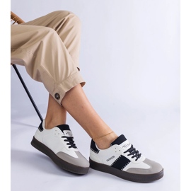 Zapatillas blancas con plataforma y costuras. blanco 1