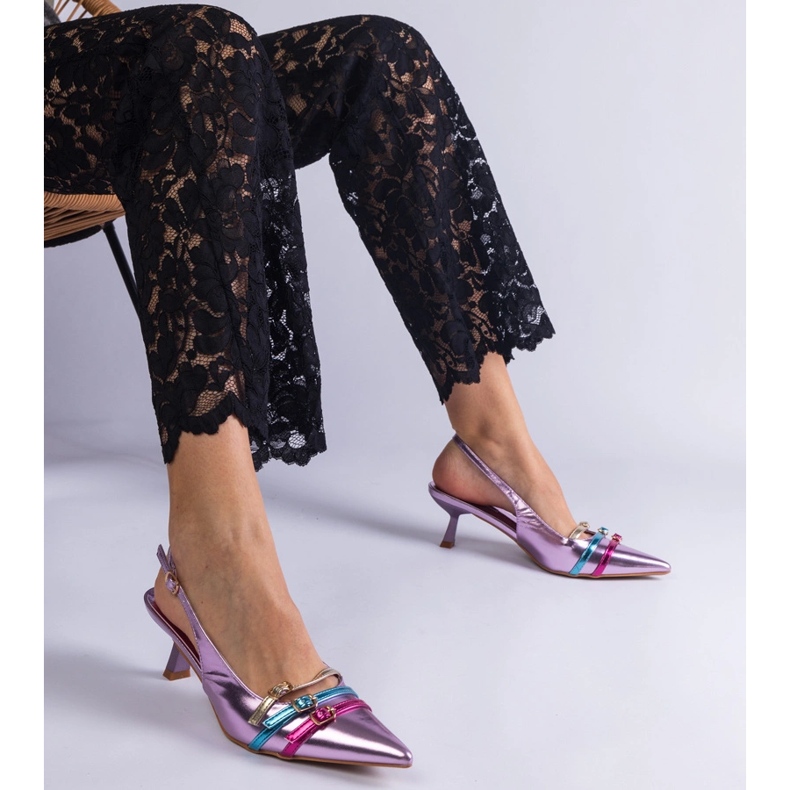 Tacones de pato morados con tacón abierto. violeta 1 Tacones de pato morados con tacón abierto. violeta 1