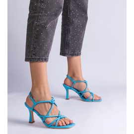 Tacones altos azules con nariz cuadrada 1