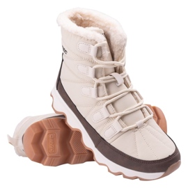 Botas de nieve de hi-tec beige aislada 1