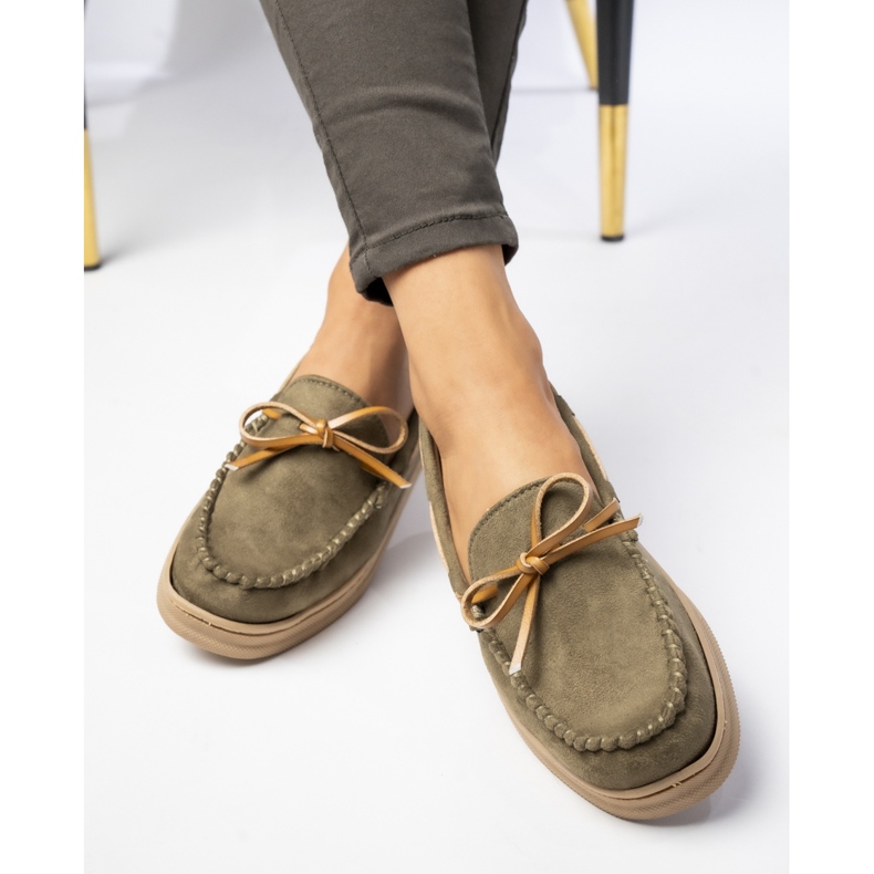 Mocasines de gamuza verde para mujeres con arco 1