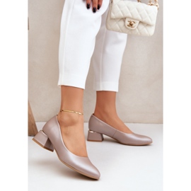 Lewski Shoes Bombas de cuero Lewski 3118 Beige oscuro 2