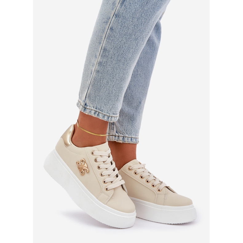 Zapatillas para mujeres en la plataforma beige y oro 1