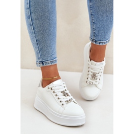 Zapatillas de zapatillas de cuero ecológicas con alfileres blancos y plateados 4