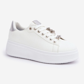 Zapatillas de zapatillas de cuero ecológicas con alfileres blancos y plateados 5